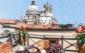 Accademia Charm Apartments